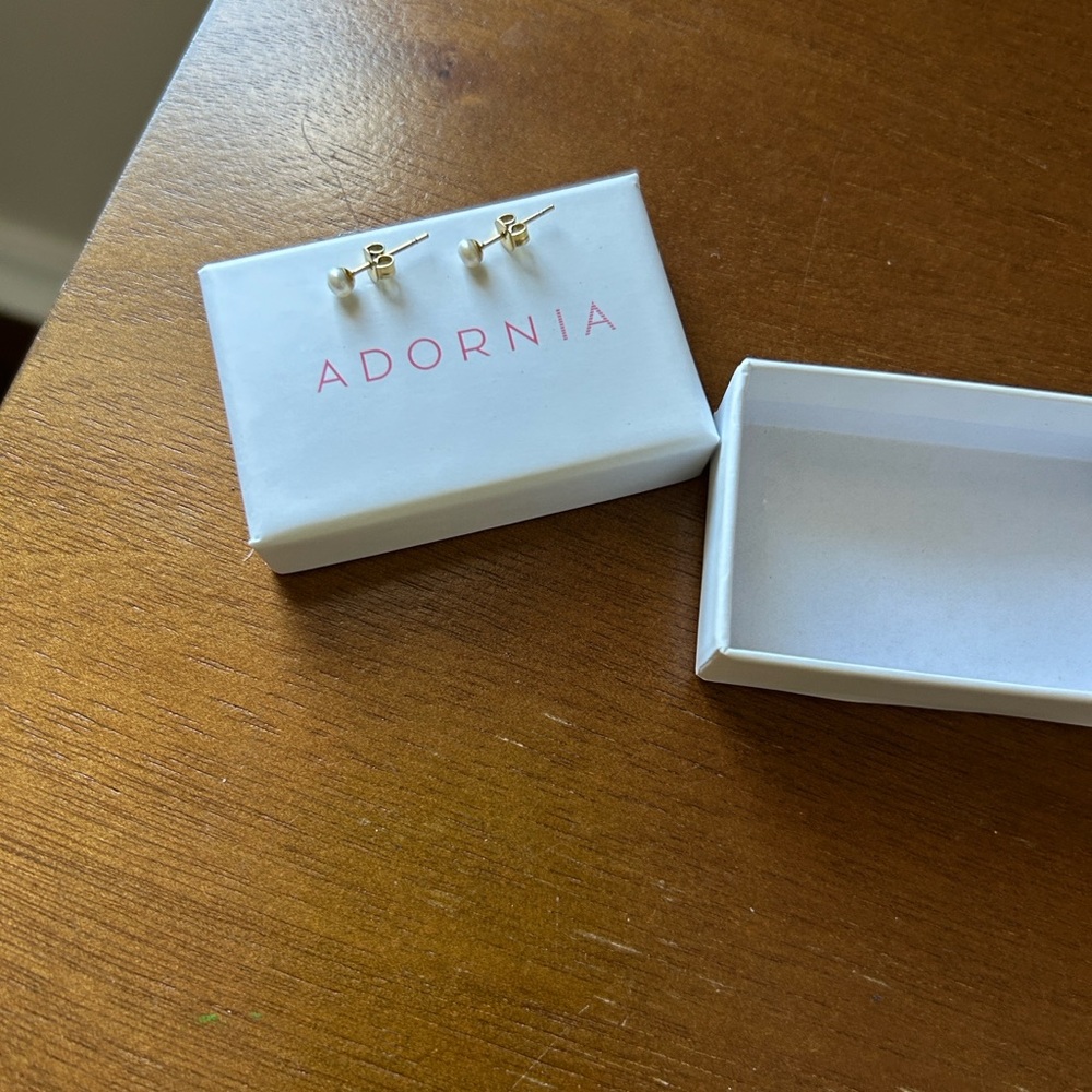 14k gold plated Adorina Freshwater Pearl Stud Earrings - White Pearl